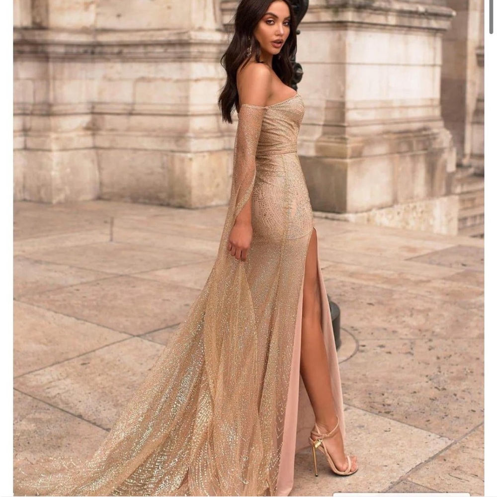 Alamour The Label Jocelina Beige Glitter Strapless Off Shoulder Cape Gown‎ Sz M